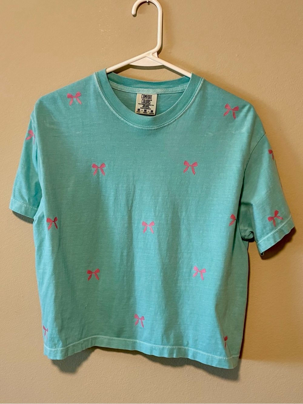 Comfort Colors Women’s Aqua Tee with Pink Bow Print